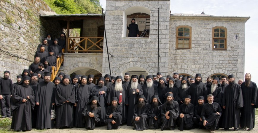 8.05.2012 - Schitul Lacu, după Sfânta Liturghie